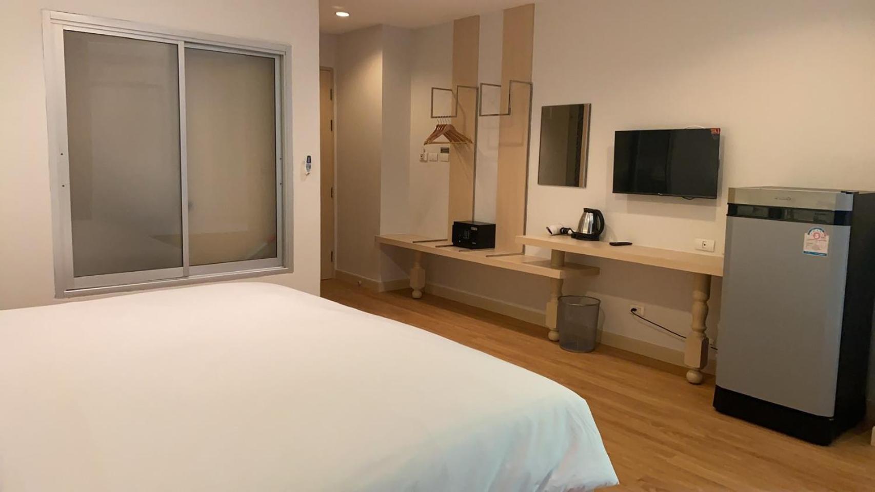 Di Yana Patong Hotel Екстериор снимка