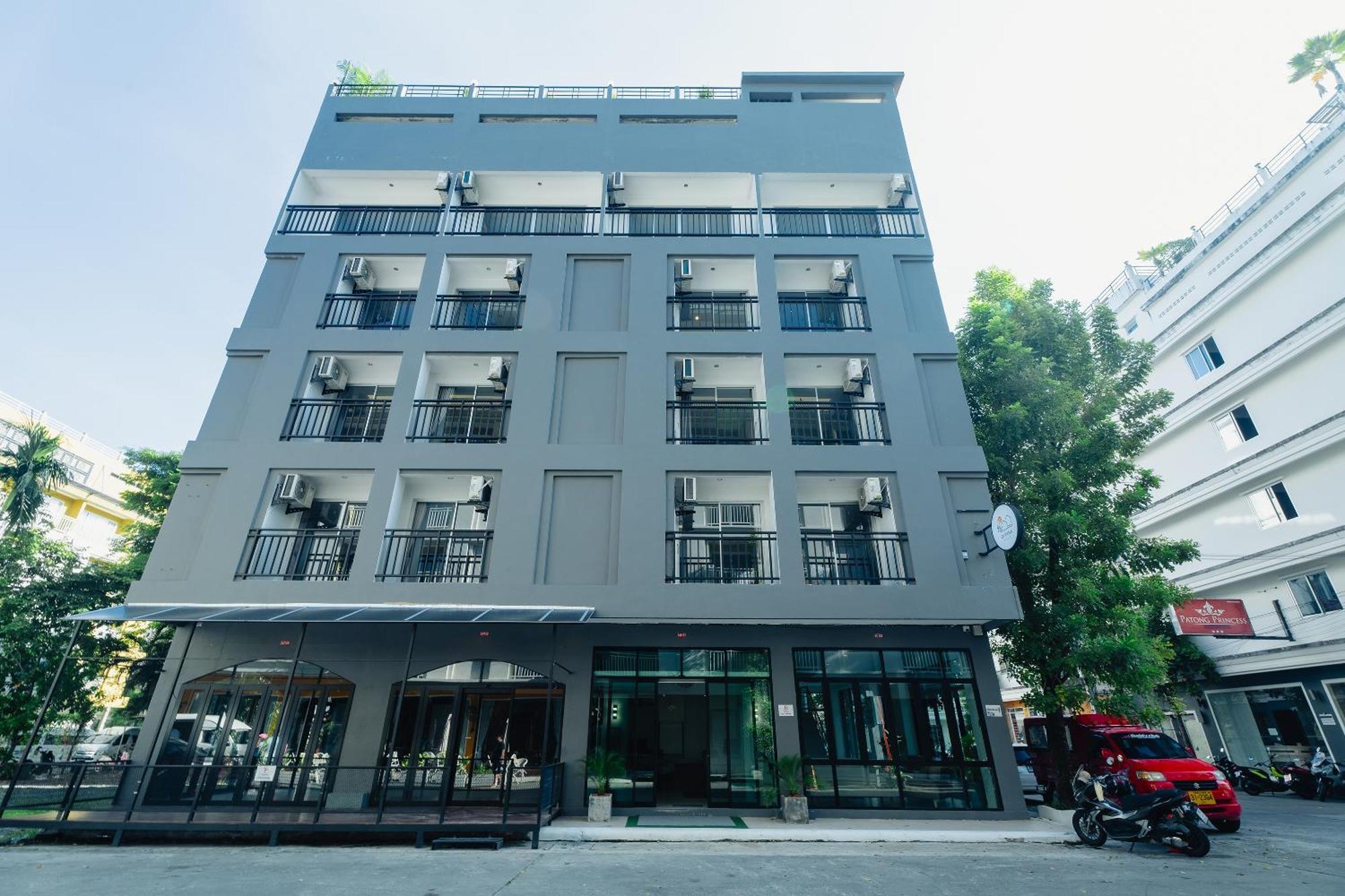 Di Yana Patong Hotel Екстериор снимка