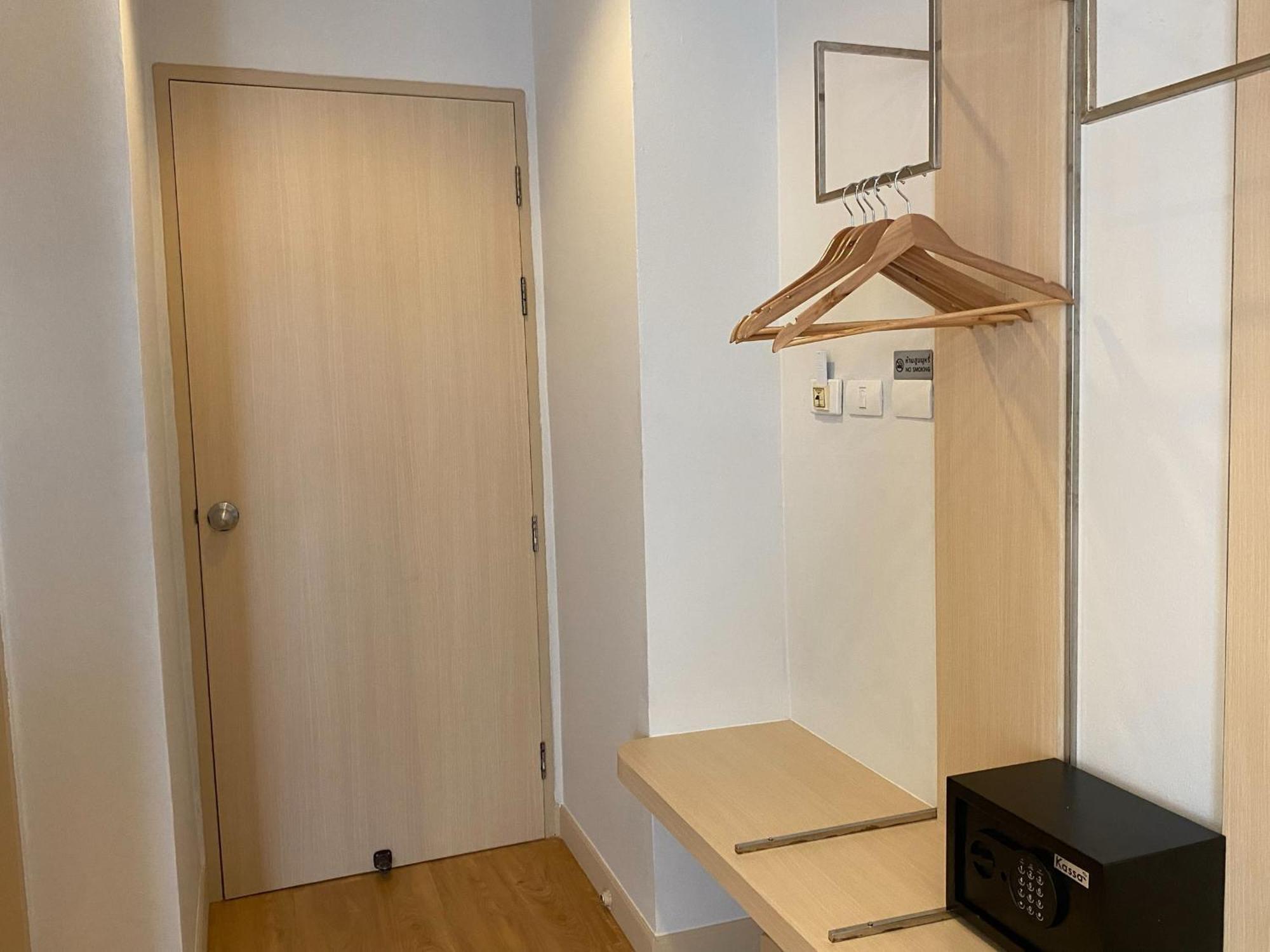 Di Yana Patong Hotel Екстериор снимка